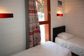 Overfladeareal: ca. 43 m². Orientering: Vest. Stue med sovesofa - Image 3