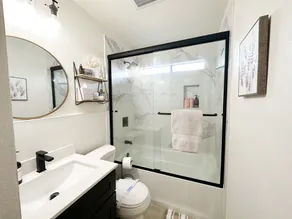 Updated 2-bedroom apartment near Kaiser & 1 mile from HWY 99 - Image 4