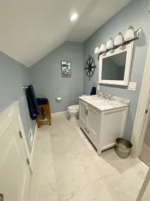 Spacious private 3rd floor studio suite with private ensuite bathroom - Image 2