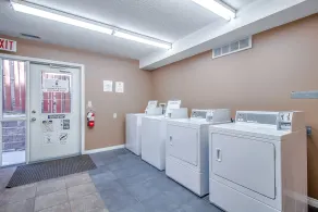 Spacious condo unit Getaway to the Rocky - Image 3