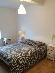 Located in the inner city of Honfleur, with aspect of both town house and apt. - Image 4