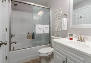 2 bed/2 bath with LR, DR, Kitchen, Laundry & Deck. Parties are not allowed. - Image 5