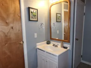 Cozy Forest Retreat | Sleeps 5 | Close to Resorts & Towns Tons of Amenities - Image 4
