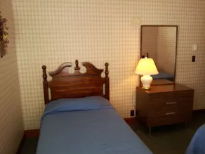 Roomy Two Bedroom House Near Egg Harbor Marina - Image 4