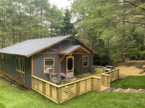 Charming Summer Lake Getaway - Image 5