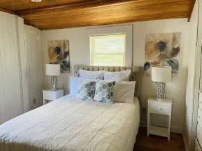 2 Bedroom 2 Bath.. Beautiful Cabin on the waters of Lake Lure! - Image 4
