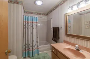 EIN HAUS ZUM STRAND! LG 3BR, 2BA EINFAMILIENHAUS FÜR 8 SCHLAFEN ZU FUSS IN DIE STADT! - Image 2