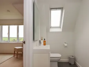 HALLS FARM, family friendly, character holiday cottage in Poughill - Image 4