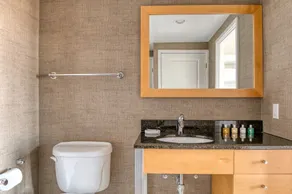 Stunning Central Square 1BR w/ Gym & W/D, by Blueground - Image 5