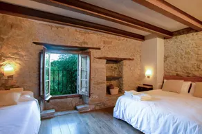 CASA ROVIRA (Magnificent rural house with jacuzzi in the garden and private pool) - Image 3