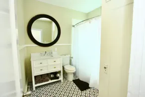 The Home Realtor Guest House - Image 3