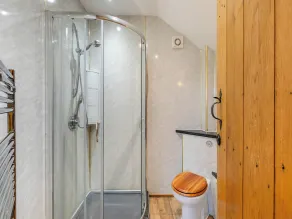 2 bedroom accommodation in Lydney - Image 5