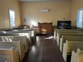 Cozy 1845 Chapel Escape near Appalachian Trail and Fahnestock Park - Image 4