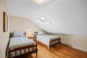Boatyard Luxury Waterfront Apartment - Image 4