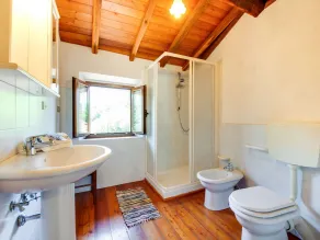 Farmhouse in Italy with Private Terrace - Image 2