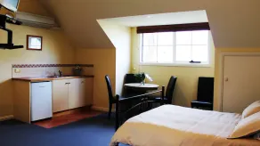 Pertobe Road Beach House - Image 5