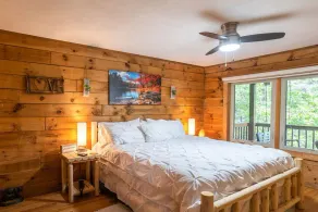 Bearfoot Bliss-Bear Hunt • Arcade • Hot Tub- Fire Pit- Adventure Cabin-Sleeps 12 - Image 2
