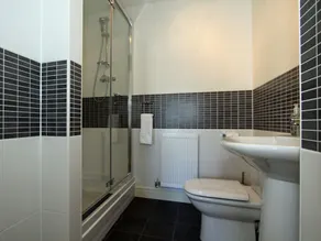 4 bedroom accommodation in Padstow - Image 2