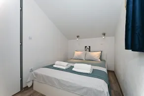 KAMBELOVAC 2 - stylish & cozy apartment for up to 4 persons, 150m from a beach - Image 2