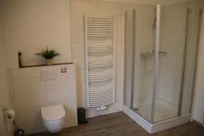Large apartment with 3 large bedrooms - Image 2