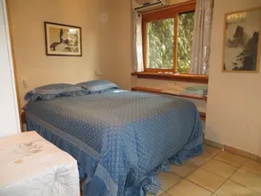 Myrtle the Turtle Guesthouse - Image 2