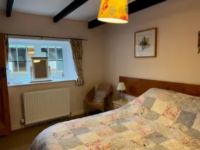 Stable Cottage -  spacious one level cottage with private courtyard. - Image 4