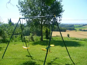 Fully restored cottage, overlooking the Gers countryside and the Pyrenees - Image 2