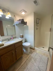 LAKE TIME @ THIS SPACIOUS HOUSE ON THE WATER + BOAT+SWIM+RELAX+GREAT AMMENITIES - Image 2