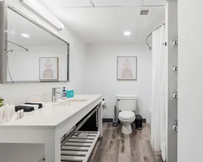 Lodgeur Upper Kirby, Houston - Close to Greenway Plaza, Galleria, Montrose - Image 2