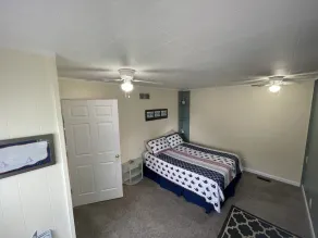 Cozy 2 Bedroom Cottage on Harsens Island With Dock And Water Access - Image 4