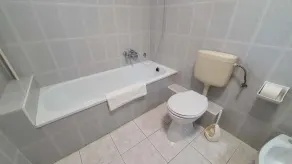 Holiday apartment near the beach and city centre - Image 5