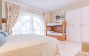 Luxurious Home In Málaga - Image 4