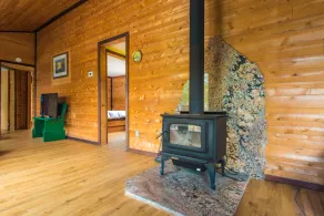 Bela 3 Bdrm + Bunkie Waterfront Cottage perto de Gull Lake - Image 2