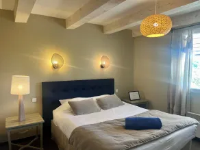 Forcalquier, Villa with private pool in luxury hotel residence. - Image 4