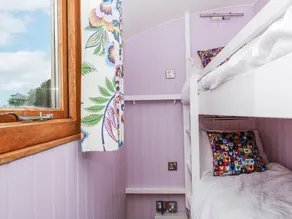 Brondel Luxury Shepherd's Hut - Image 5