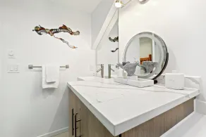 Spacious Lake Charlevoix Condo | Downtown Charlevoix | Pool, Hot Tub, Sauna - Image 5
