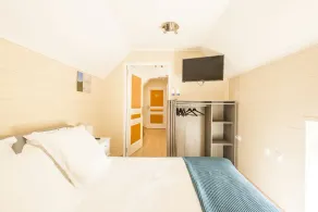 3-star Pommard gîte with air conditioning & garden for couples & families - Image 4