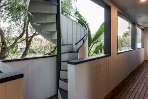CONTEMPORARY COASTAL BEAUTY SITUATED IN A CENTRAL & BEACHSIDE LOCATION - Image 2