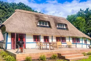 Family cottage for eight guests - Image 3