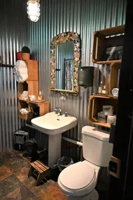 Scottland Yard Farm's - Upscale Rustic Garden House - Image 2