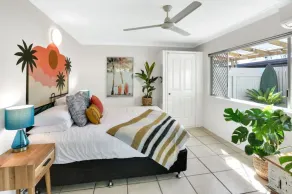 Tropical Getaway with Surfer Vibes – Cosy, Stylish 1-Bedroom Apartment - Image 3