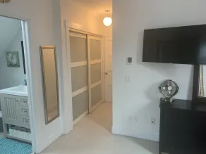 Beautiful Kitsilano 3 Bedroom, 2.5 Bath Vancouver Near the Ocean - Image 2