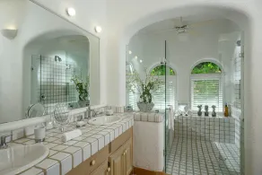 4 BR Cas Lita Includes A/C, WiFi, Private Pool and Much More! - Image 2