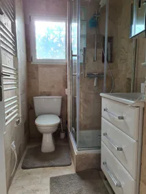 Very pleasant family home - Image 2