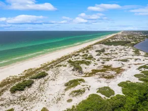 Four C's Retreat - Lavish Home with Private Boardwalk Access to the Beach - Image 5