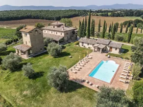Big estate with private pool, large garden 20km from Todi & 34 from Spoleto. - Image 5