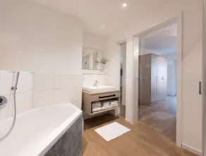Ferienwohnung Sonnenseite mit Bergblick, 1 Separates Schlafzimmer, Wlan - Image 3