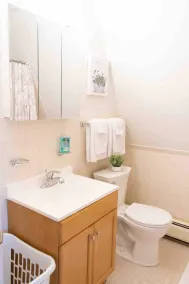 3rd Floor- Lovely, spacious, modern 1-bedroom apt. - Image 4