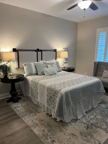 Adorable cottage located minutes from beaches, shopping, dining! - Image 5
