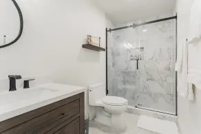 Beautiful Home w/Sparkling Swimming Pool, 4 Miles To The Strip, Pet Friendly! - Image 5